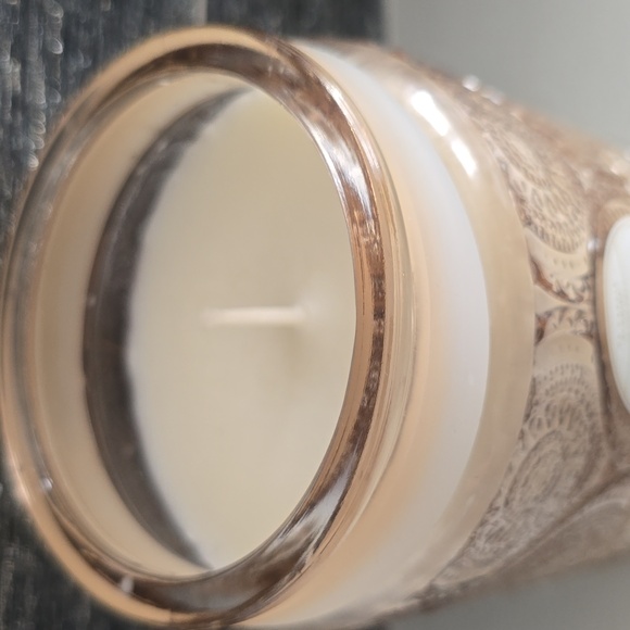 NEW VIRAL SPRING Leoben Co No 17 "Amber Saffron" Candle 18oz - Never Used - Picture 5 of 5